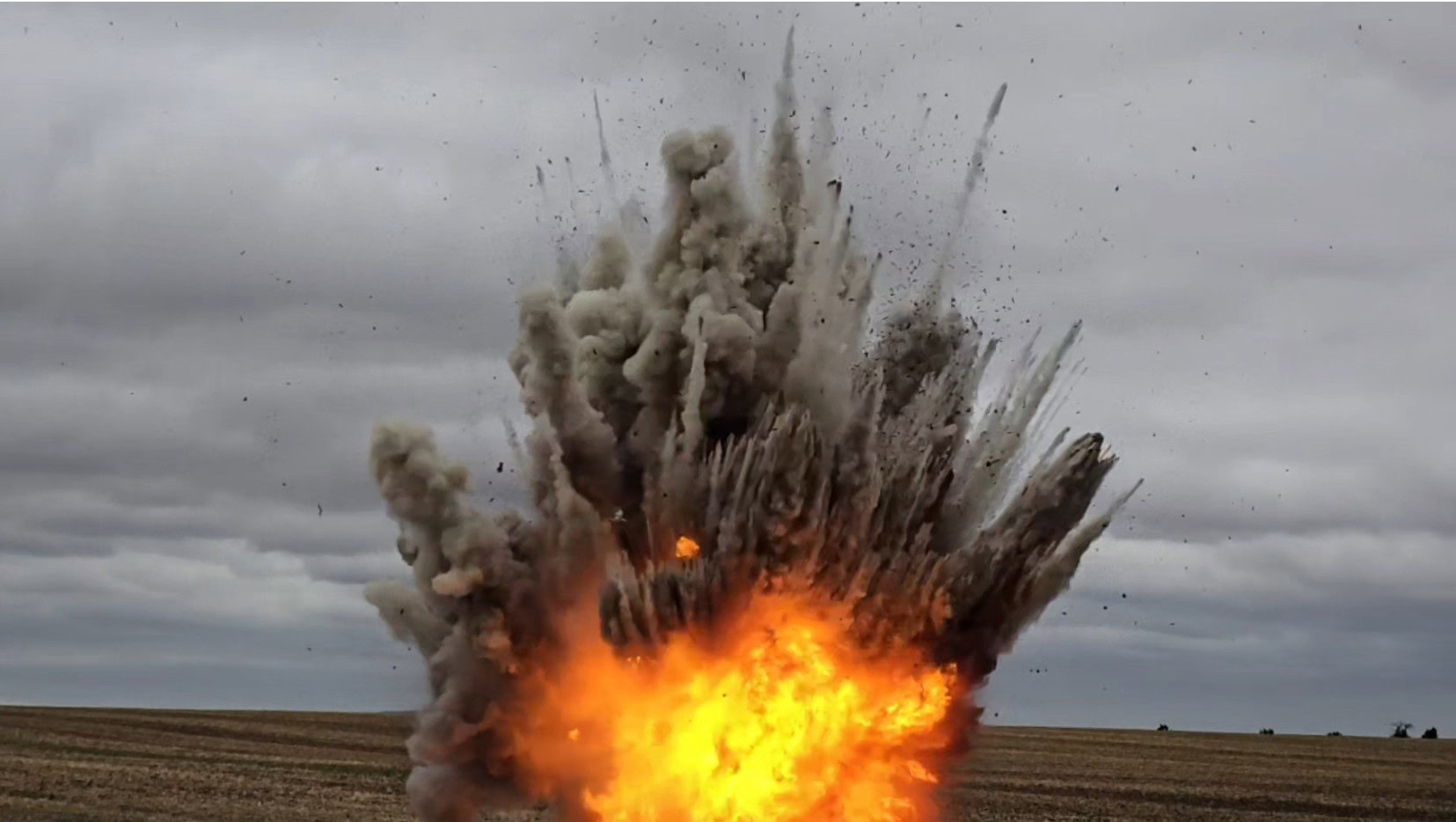 Pyrotechnische Einschlagssimulation und Spezialeffekte für Filmproduktionen